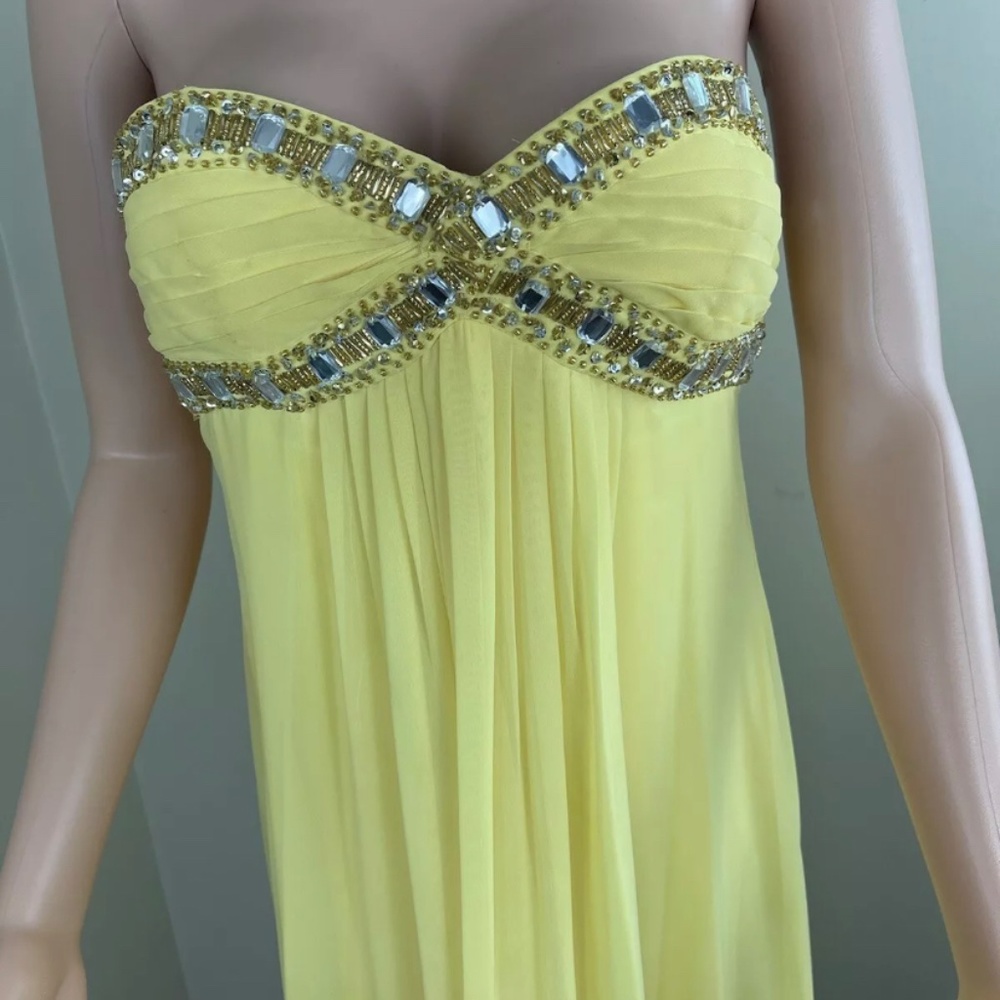 CACHE STRAPLESS PROM/DRESS - Picture 2 of 4